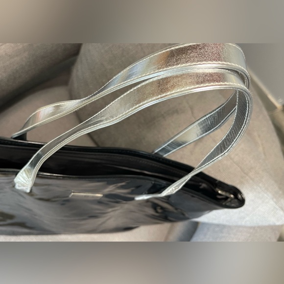 Jimmy Choo Parfums Black Patent XL Tote Bag - Picture 6 of 14